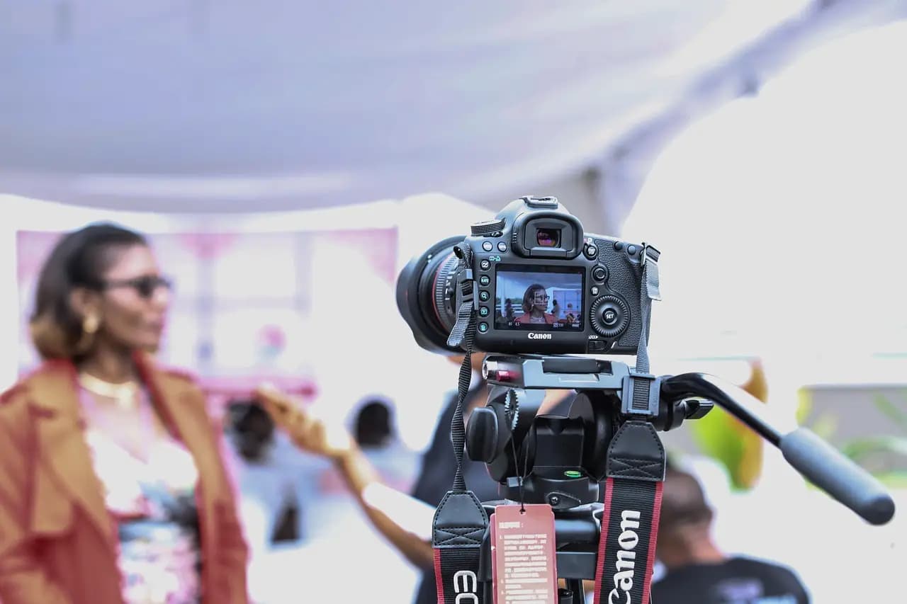 Les Vidéos Hypnotiques : Le Secret pour Captiver et Convertir Plus de Clients